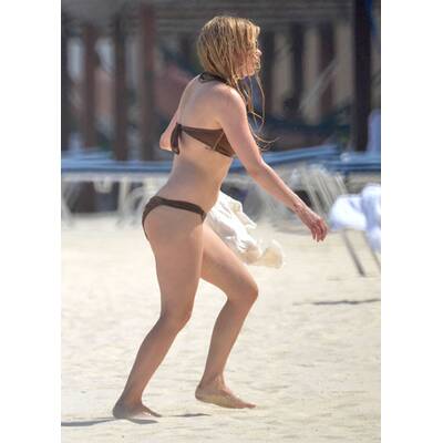 Avril Lavigne macht blau