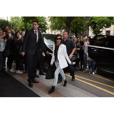 Kim Kardashian sexy bei Abendessen mit Familie