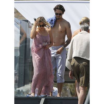 Kaley Cuoco verliebt mit Ehemann Ryan Sweeting