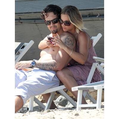 Kaley Cuoco verliebt mit Ehemann Ryan Sweeting