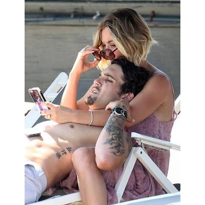 Kaley Cuoco verliebt mit Ehemann Ryan Sweeting