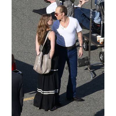 Johnny Depp & Amber Heard turteln was das Zeug hält