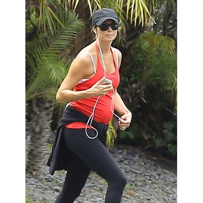 Stacy Keibler joggt mit Babybauch