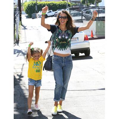 Alessandra Ambrosio im WM-Fieber