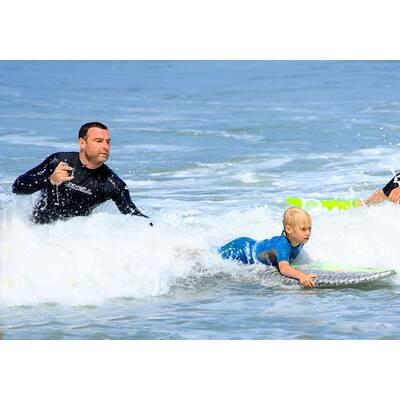Liev Schreiber: Surfen mit dem Sohnemann
