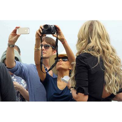 Eva Longoria bummelt in Taormina