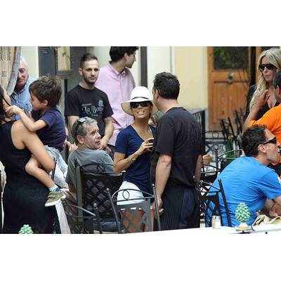 Eva Longoria bummelt in Taormina