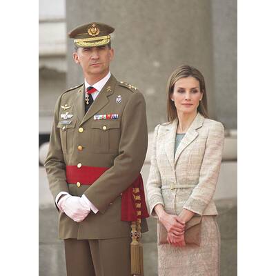 Königin Letizia strahlt neben Ehemann Felipe