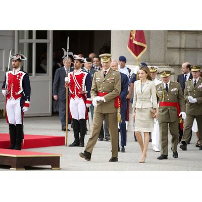 Königin Letizia strahlt neben Ehemann Felipe