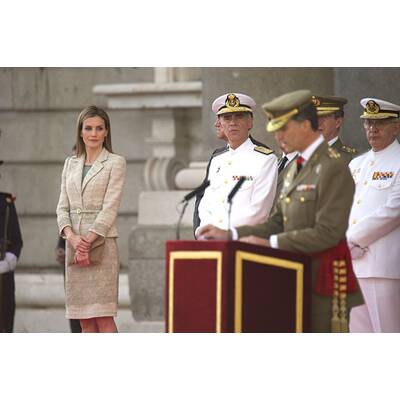 Königin Letizia strahlt neben Ehemann Felipe