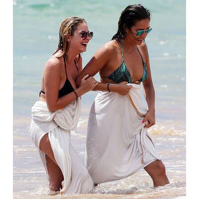 Ashley Benson im Strandurlaub mit Shay Mitchell