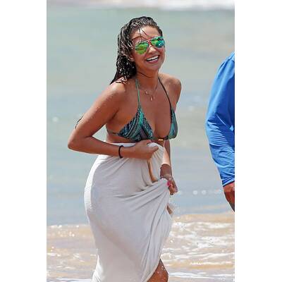 Ashley Benson im Strandurlaub mit Shay Mitchell