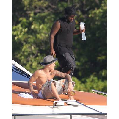 Justin Bieber feiert auf einer Yacht