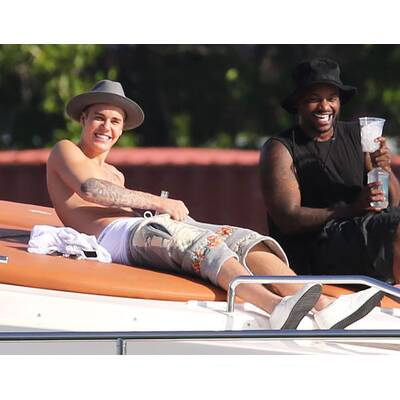 Justin Bieber feiert auf einer Yacht