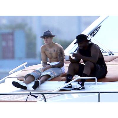 Justin Bieber feiert auf einer Yacht