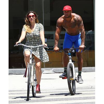 Kelly Brook & David McIntosh radeln druch Beverly Hills