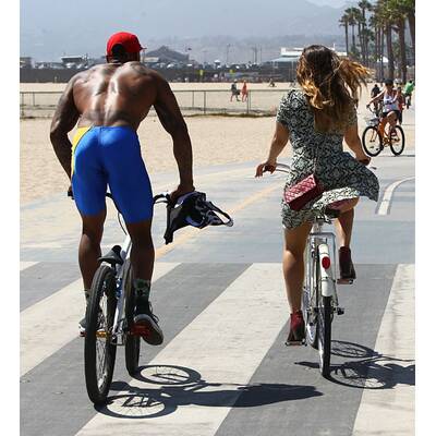 Kelly Brook & David McIntosh radeln druch Beverly Hills