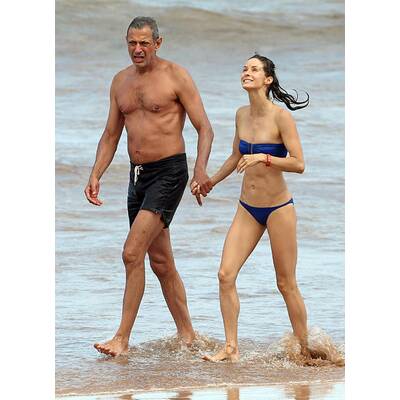 Jeff Goldblum knutscht Verlobte