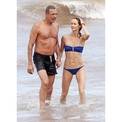 Jeff Goldblum knutscht Verlobte