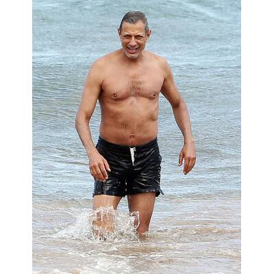 Jeff Goldblum knutscht Verlobte