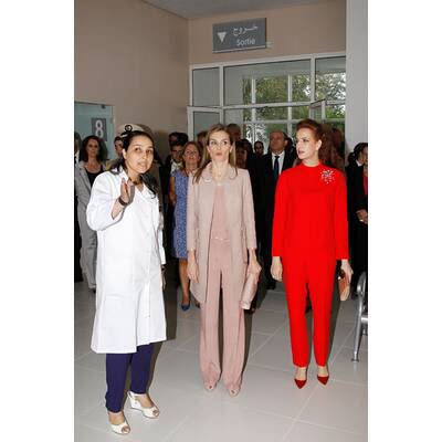Königin Letizia besucht Krebspatienten in Marokko