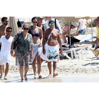 Star-Designer Giorgio Armani am Strand