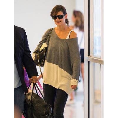 Katie Holmes & Tochter Suri am Flughafen