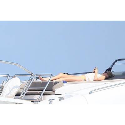 Leonardo DiCaprio & Toni Garrn relaxen in St. Tropez