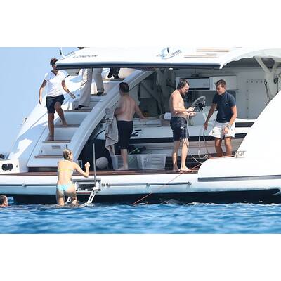 Leonardo DiCaprio & Toni Garrn relaxen in St. Tropez