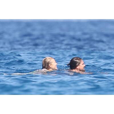 Leonardo DiCaprio & Toni Garrn relaxen in St. Tropez