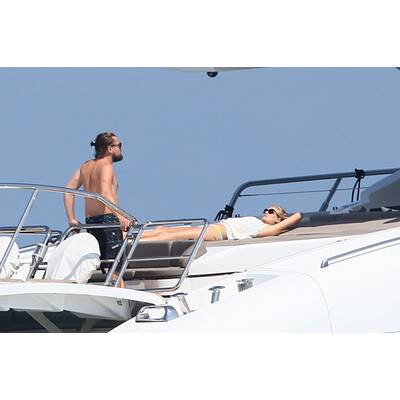 Leonardo DiCaprio & Toni Garrn relaxen in St. Tropez