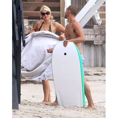 Paris Hilton hat einen Sommerflirt
