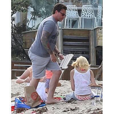 Tori Spelling verbringt Strandtag mit ihrer Familie