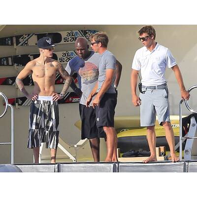 Justin Bieber düst mit dem Jetski in Ibiza