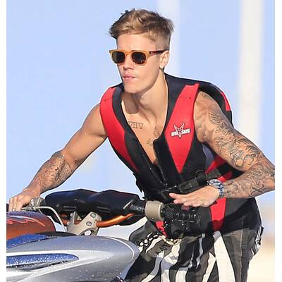 Justin Bieber düst mit dem Jetski in Ibiza
