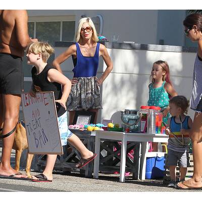 Tori Spelling zeigt ihren extremen Magerbody