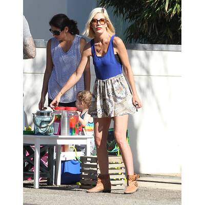 Tori Spelling zeigt ihren extremen Magerbody