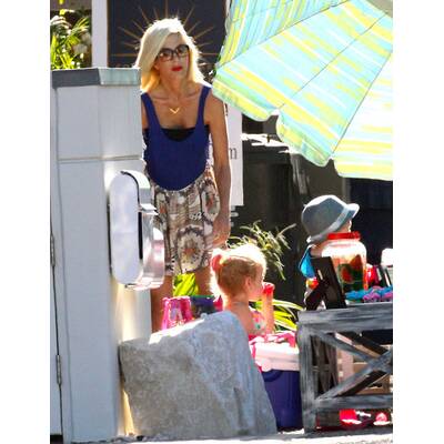 Tori Spelling zeigt ihren extremen Magerbody