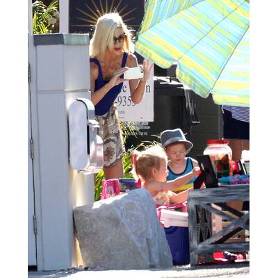 Tori Spelling zeigt ihren extremen Magerbody