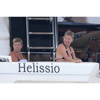 Kate Moss raucht im Yachturlaub