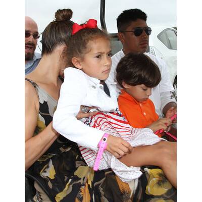 Jennifer Lopez mit ihren Zwillingen Max & Emme
