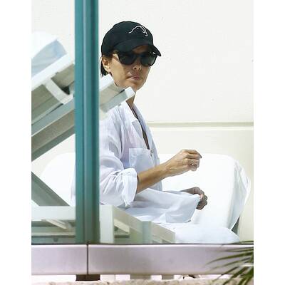 Eva Longoria & José Baston relaxen am Pool