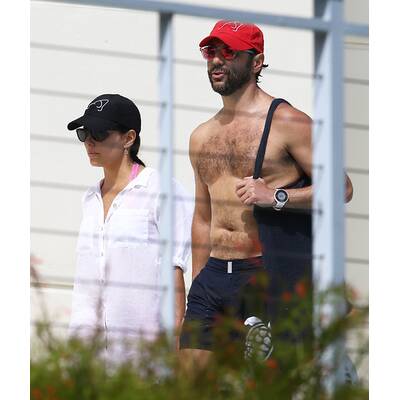 Eva Longoria & José Baston relaxen am Pool