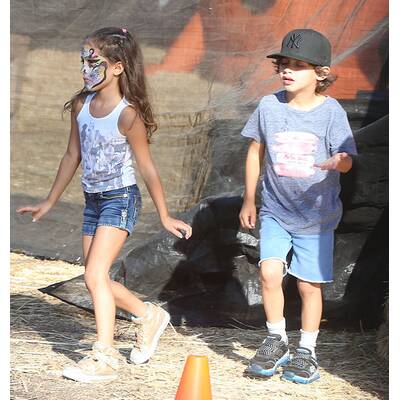 Jennifer Lopez: Mit Max und Emme Kürbis aussuchen