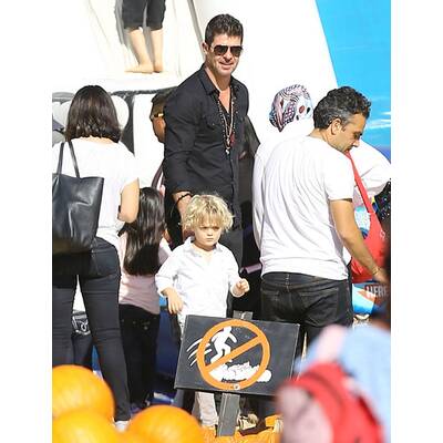Robin Thicke & Julian: Vater-Sohn-Tag bei Mr. Bones