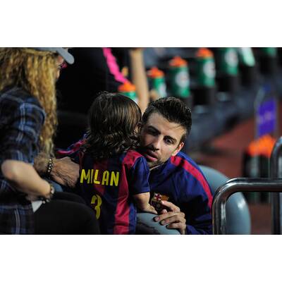 Shakira mit Sohn Milan bei Fußballmatch vom Papa