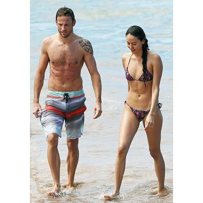 Sexy Jenson Button urlaubt mit Verlobter Jessica Michibata