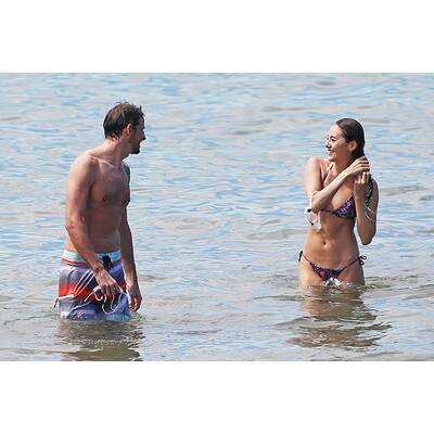 Sexy Jenson Button urlaubt mit Verlobter Jessica Michibata