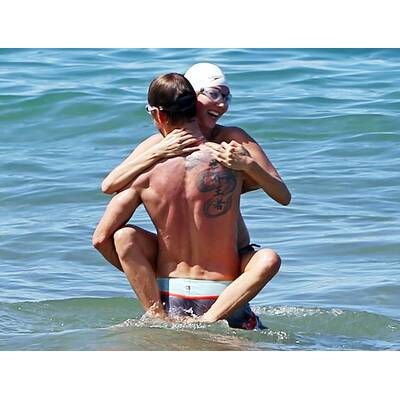 Sexy Jenson Button urlaubt mit Verlobter Jessica Michibata