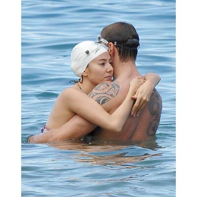 Sexy Jenson Button urlaubt mit Verlobter Jessica Michibata